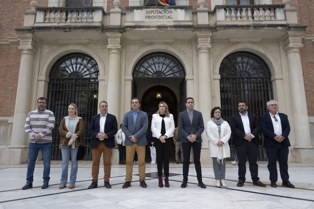 Penyeta Roja La Diputaci N De Castell N Muestra Su Condena Al Crimen