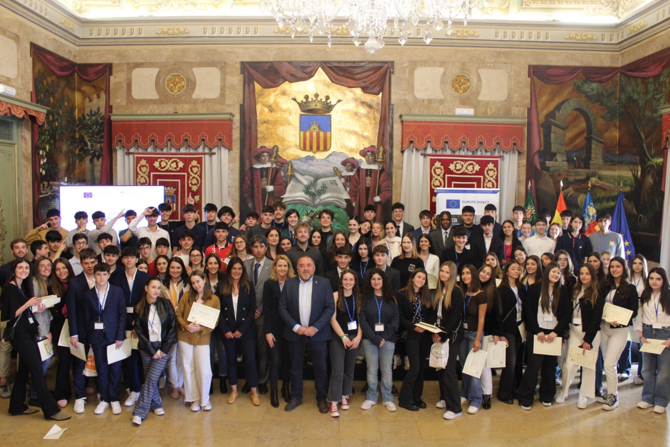 La Diputació de Castelló acosta la realitat de la Unió Europea a joves estudiants amb una simulació del funcionament del Parlament Europeu
