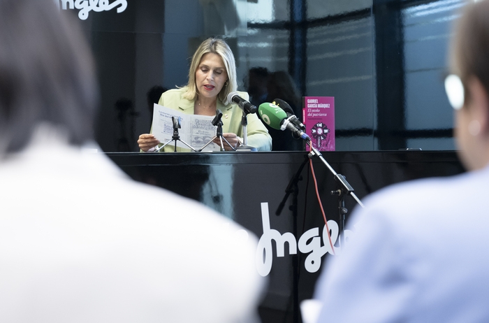 Marta Barrachina se suma a la celebració del Dia del Llibre i obri la lectura continuada de El Otoño del Patriarca