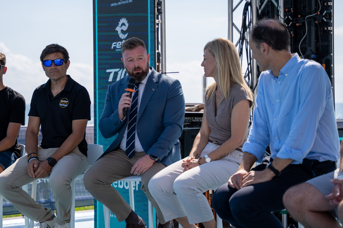 La Diputación de Castellón abandera en Oropesa el circuito mundial T100 Triathlon World Tour
