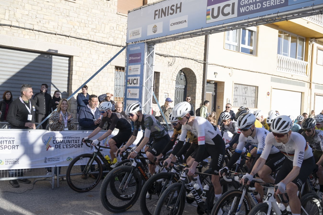 La Diputació destaca l'emoció i l'espectacle de la Castelló Gravel Race Orbea per a convertir la província en capital mundial del gravel